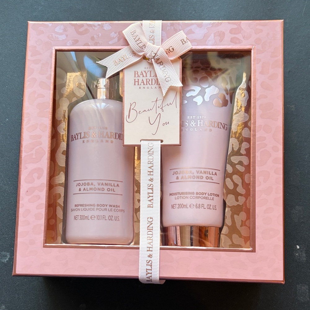 Baylis & Harding Jojoba, Vanilla & Almond Oil Body Wash Set - Pink